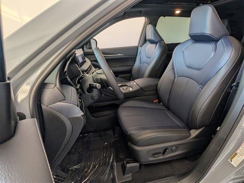 New 2026 INFINITI QX60 Sport w/ Dark Cargo Package image 5