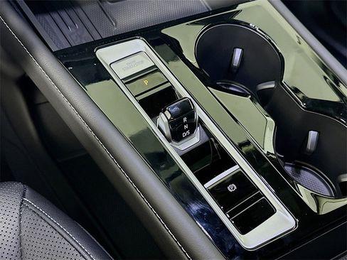 New 2026 Volkswagen Atlas SE image 22