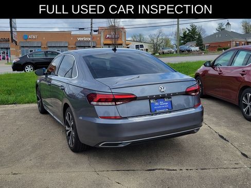 Used 2022 Volkswagen Passat 2.0T SE image 3