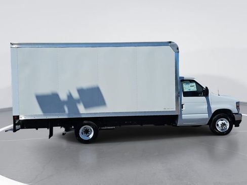 New 2026 Ford E-350 and Econoline 350 Super Duty RWD image 4