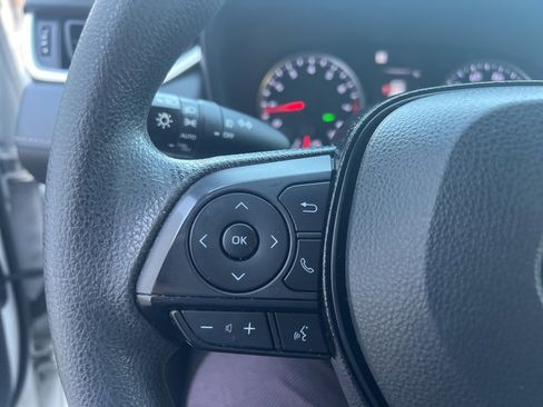 Used 2021 Toyota RAV4 XLE image 21