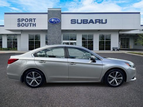 Used 2017 Subaru Legacy 2.5i Limited AWD/4WD image 2