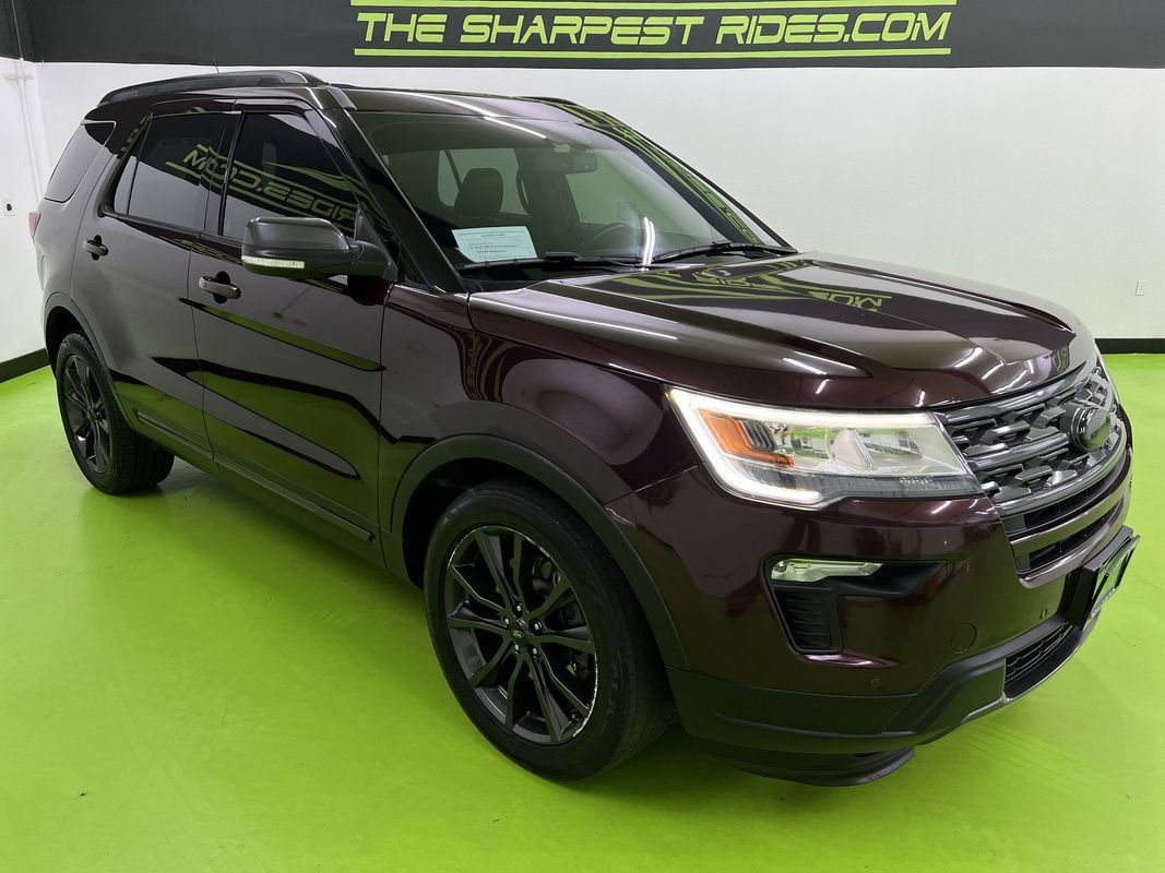Used 2018 Ford Explorer XLT w/ Equipment Group 202A AWD/4WD image 2