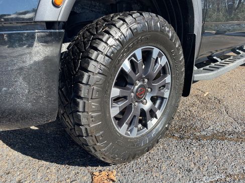 Used 2024 Nissan Titan PRO-4X w/ Pro-4x Convenience Package image 10