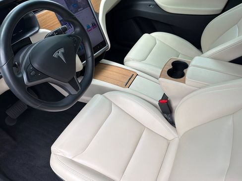 Used 2020 Tesla Model X Long Range image 10