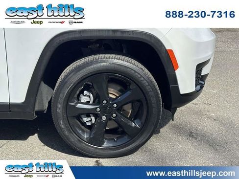 Used 2023 Jeep Grand Cherokee L Laredo AWD/4WD image 10