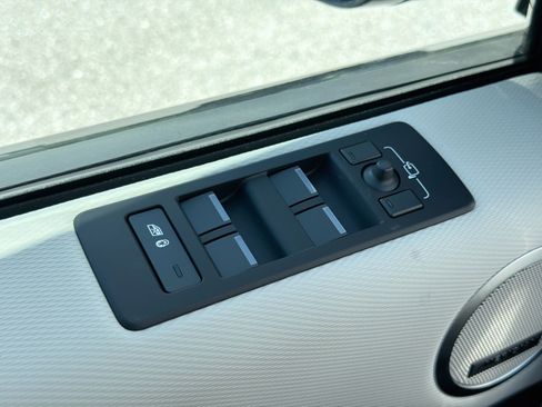 New 2026 Land Rover Discovery Limited Edition AWD/4WD image 24