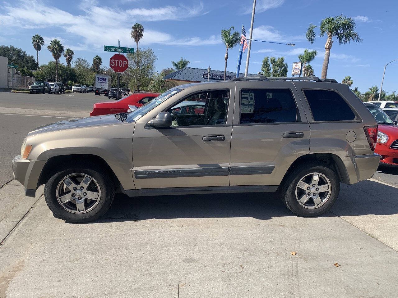 Used 2005 Jeep Grand Cherokee Laredo w/ Cargo Convenience Group RWD image 3
