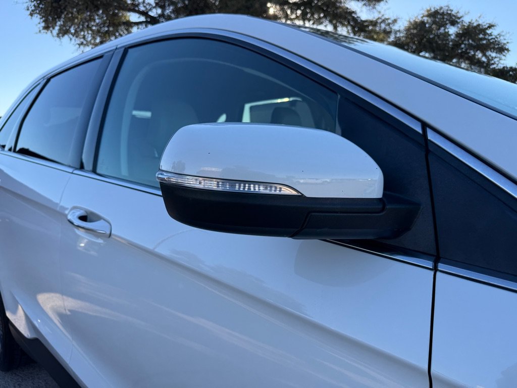 Used 2022 Ford Edge Titanium AWD/4WD image 9