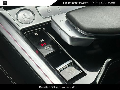 Used 2019 Audi e-tron Prestige w/ Prestige Package image 36