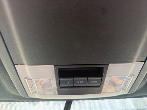 Used 2016 Ford Expedition Platinum RWD image 27