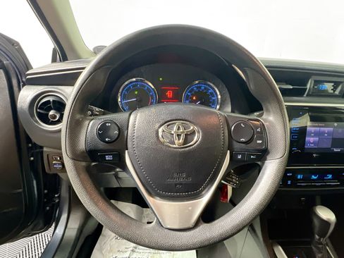 Used 2019 Toyota Corolla LE image 17