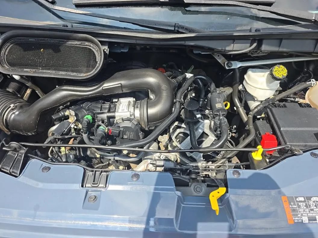 Used 2022 Ford Transit 350 DRW RWD image 15
