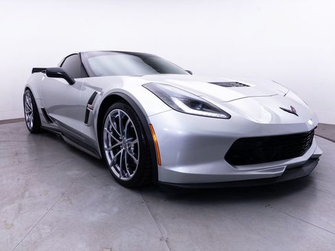 Used 2017 Chevrolet Corvette Grand Sport RWD image 12