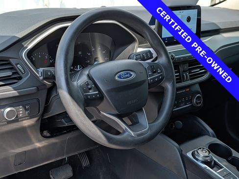 Used 2020 Ford Escape SE image 21