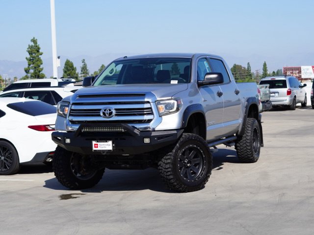 Used 2017 Toyota Tundra SR5 w/ SR5 Upgrade Package AWD/4WD image 5