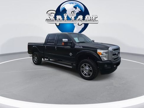Used 2016 Ford F350 Platinum w/ Platinum Package image 2