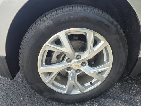 Used 2018 Chevrolet Equinox Premier AWD/4WD image 10