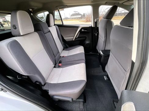Used 2015 Toyota RAV4 XLE image 19