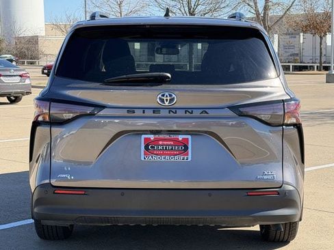 Certified 2023 Toyota Sienna XLE w/ XLE Plus Package image 5