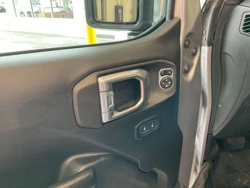 Used 2020 Jeep Wrangler Unlimited Sport S w/ Sun And Sound Package AWD/4WD image 13