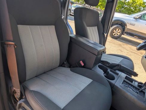 Used 2010 Jeep Liberty Sport w/ Popular Equipment Group AWD/4WD image 15