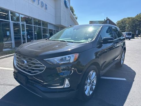 Used 2022 Ford Edge Titanium image 3