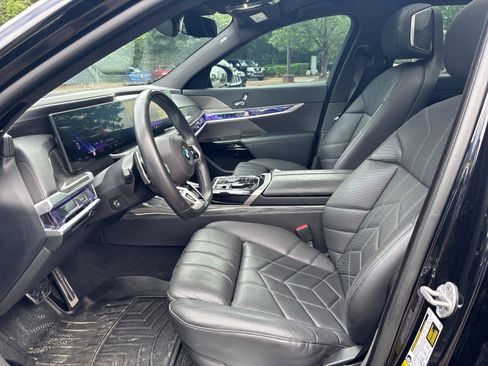 Used 2024 BMW 740i RWD image 14