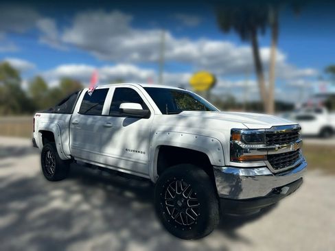 Used 2017 Chevrolet Silverado 1500 LT image 3