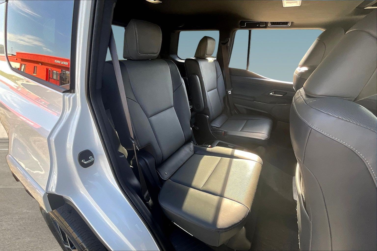 Used 2024 Lexus GX 550 w/ Accessory Package (Z1) AWD/4WD image 24