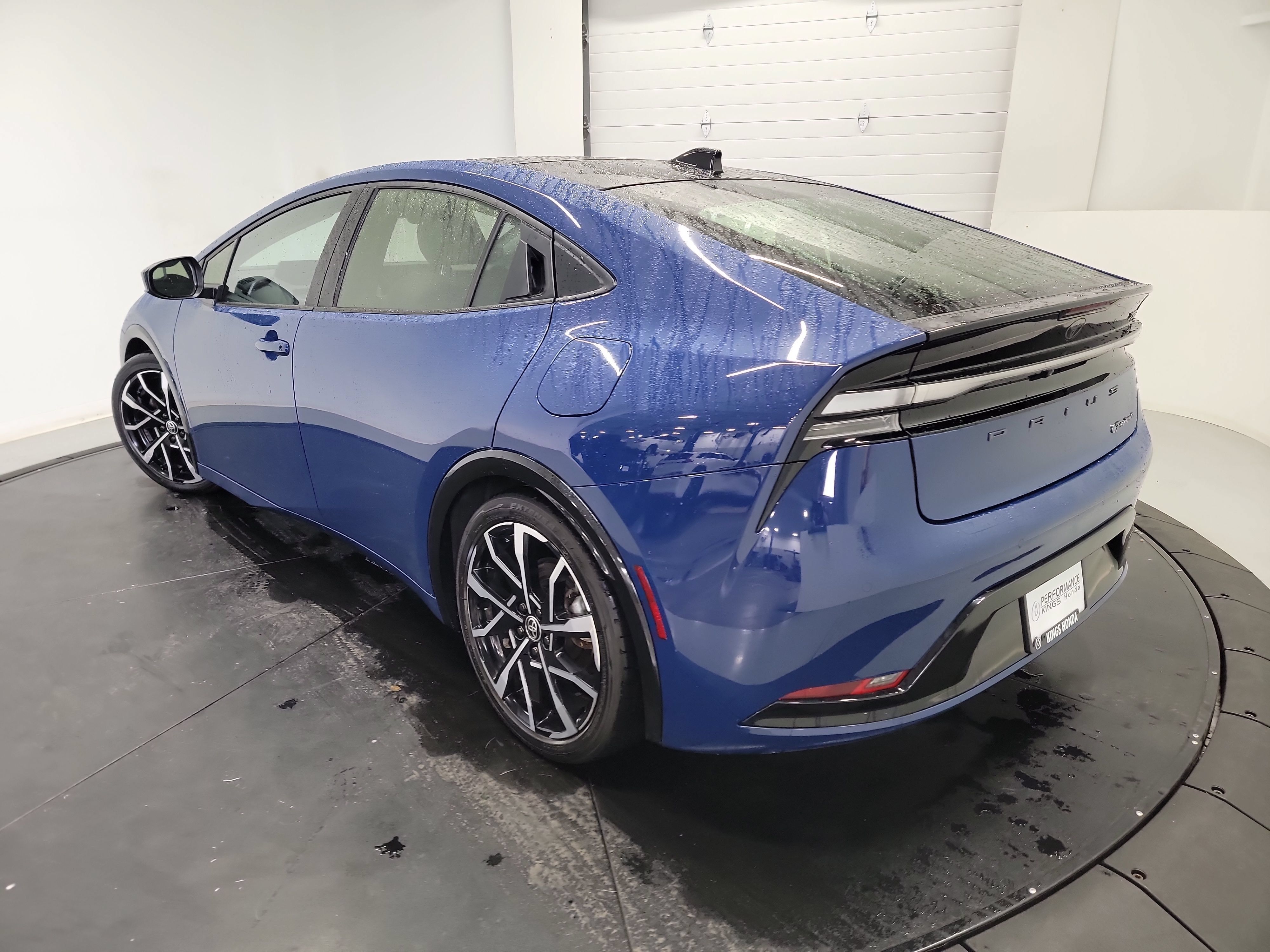 Used 2023 Toyota Prius Prime Premium FWD image 6