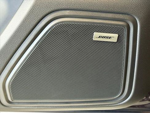 Used 2026 Porsche Macan AWD/4WD image 12