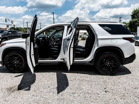 Used 2019 Chevrolet Traverse Premier w/ Redline Edition FWD image 18