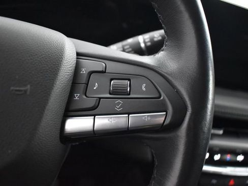 Used 2024 Cadillac XT4 Premium Luxury image 19