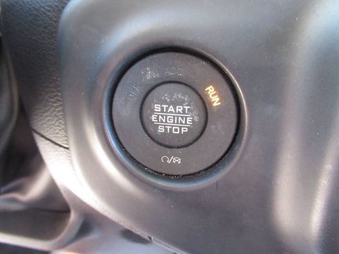 Used 2022 Jeep Gladiator Mojave w/ Cold Weather Group AWD/4WD image 24