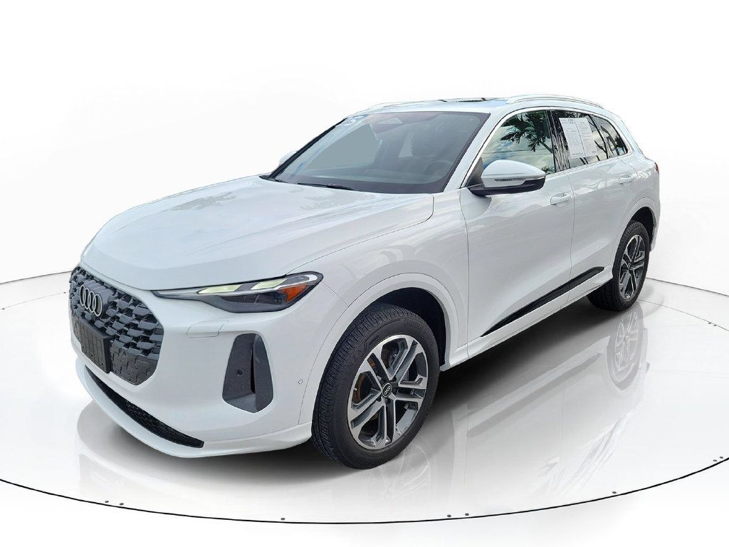 Certified 2025 Audi Q5 Premium w/ Convenience Package AWD/4WD image 2