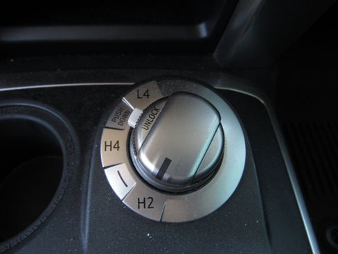 Used 2021 Toyota 4Runner SR5 AWD/4WD image 22