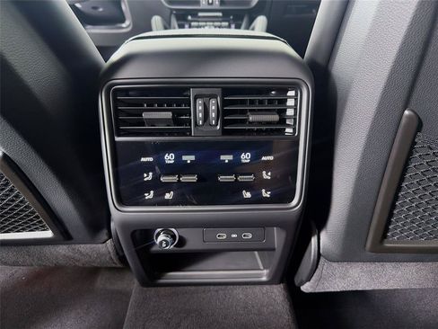 New 2026 Porsche Cayenne Coupe AWD/4WD image 22