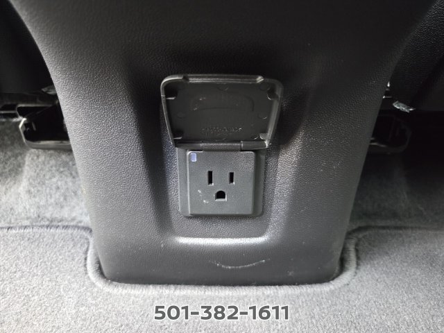 Used 2024 GMC Terrain SLT AWD/4WD image 14