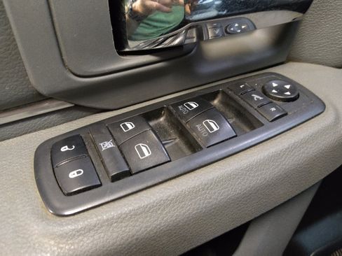 Used 2019 RAM 1500 Classic SLT w/ Luxury Group AWD/4WD image 27