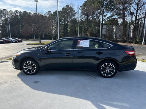 Used 2017 Toyota Avalon XLE image 7