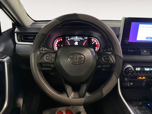 Used 2025 Toyota RAV4 XLE w/ Convenience Package FWD image 19