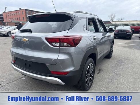 Used 2025 Chevrolet TrailBlazer LT AWD/4WD image 8