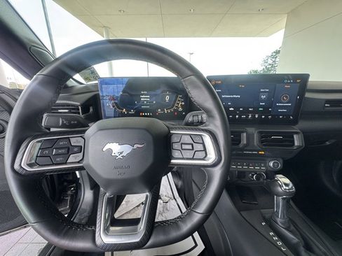 Used 2024 Ford Mustang Coupe image 31