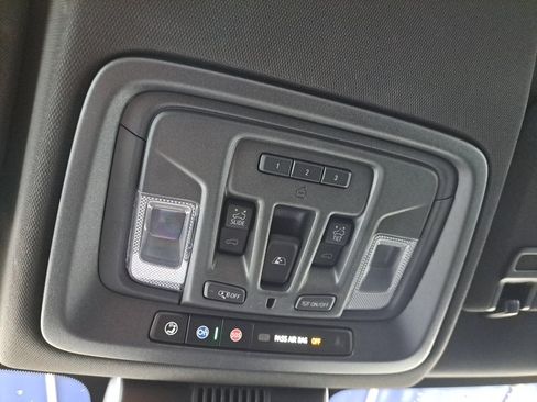 Used 2025 Chevrolet Silverado 1500 ZR2 w/ Technology Package AWD/4WD image 31