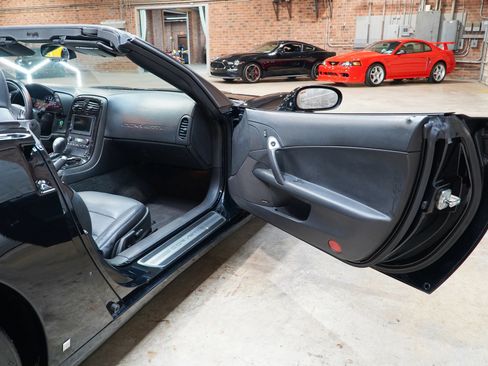 Used 2008 Chevrolet Corvette Convertible w/ Preferred Equipment Group RWD image 46