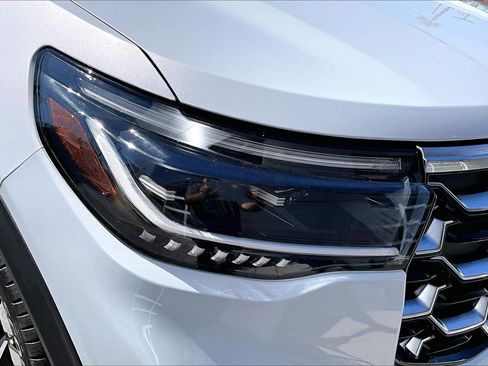 Used 2026 Ford Explorer Platinum w/ LUX Leather Package image 29