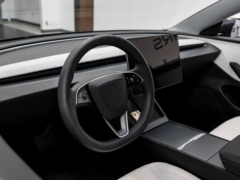 Used 2025 Tesla Model 3 Long Range image 21