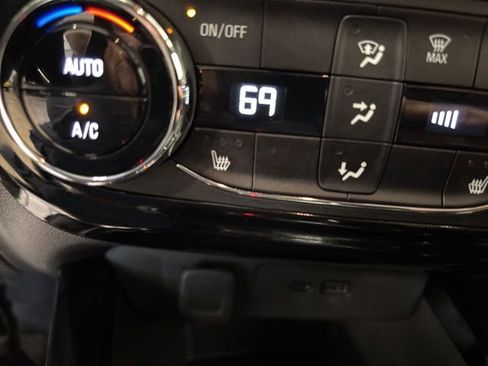 Used 2024 Chevrolet Trax RS w/ Driver Confidence Package FWD image 25