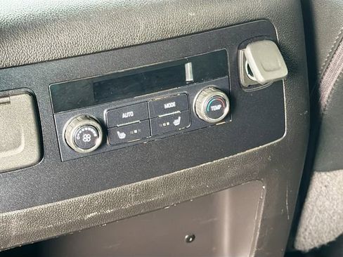 Used 2020 GMC Yukon XL SLT image 26